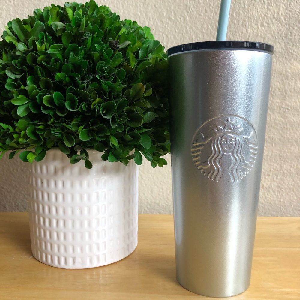 **SOLD**  Ice Blue Silver Matallic Cold Tumbler 16